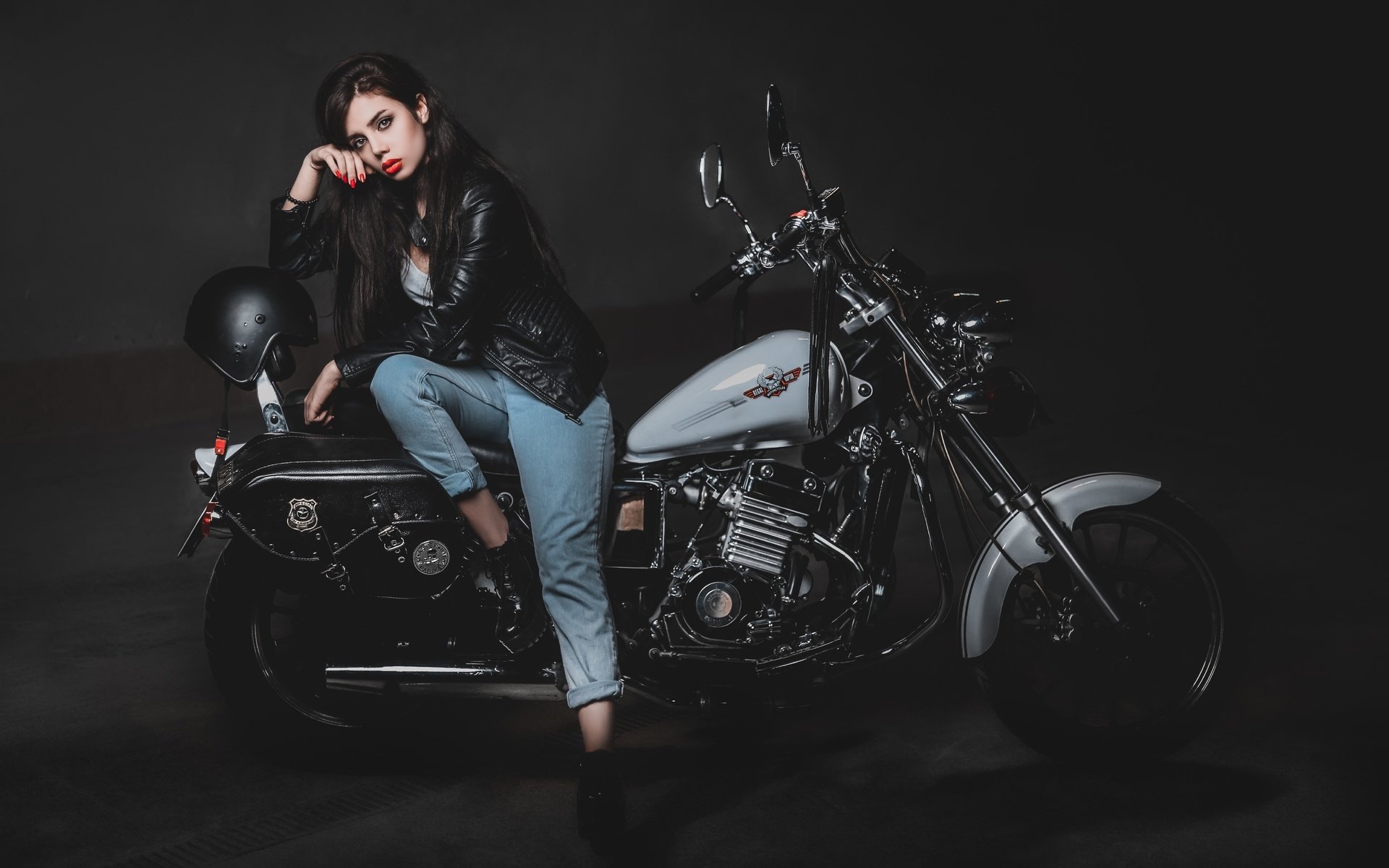 Biker girls: style and drive in Antalya
