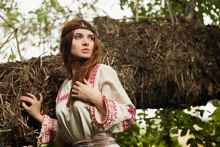 Women in Slavic costumes in Antalya