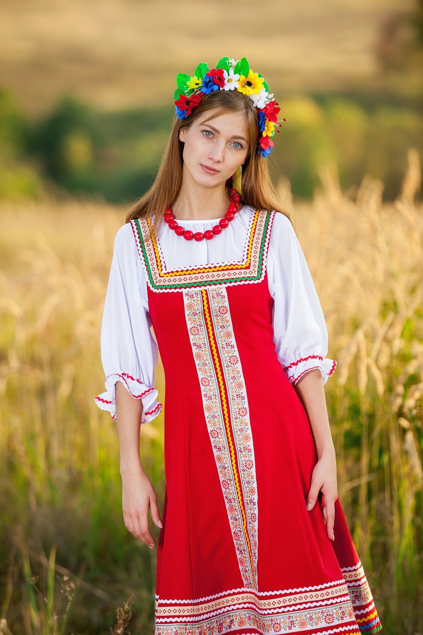 Women in Slavic costumes in Antalya