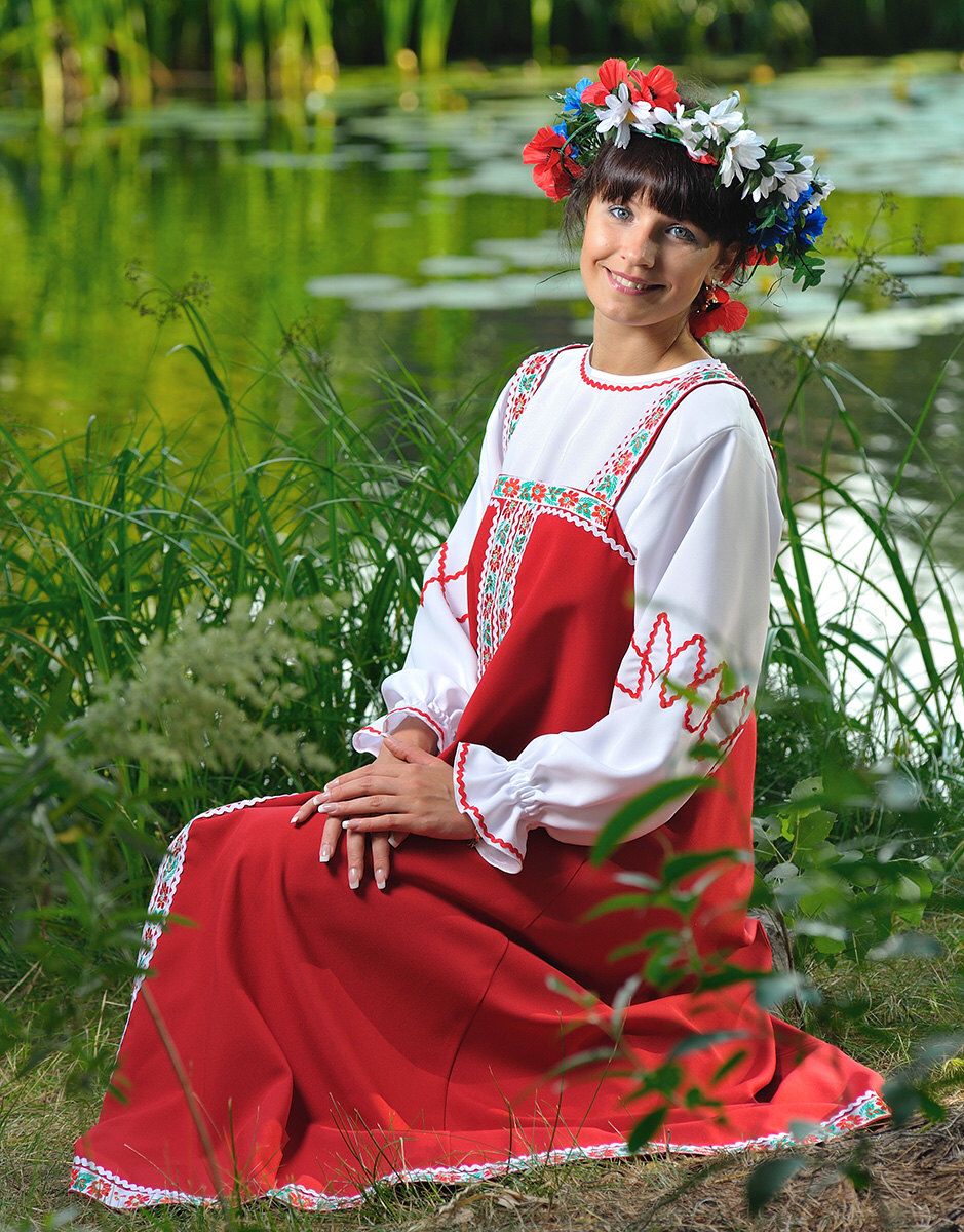 Beautiful girl Girls in Slavic costumes in Antalya